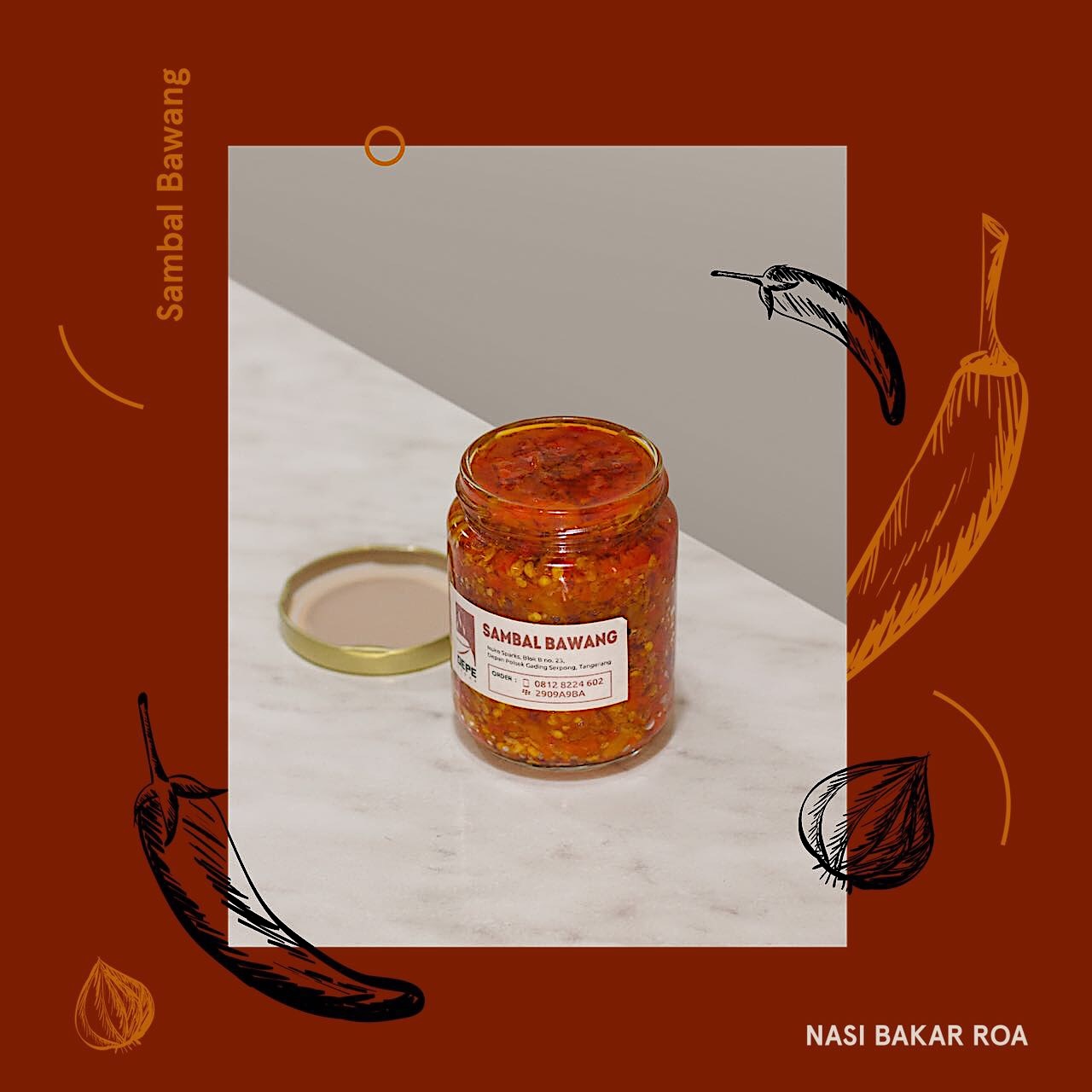 Sambal bawang dalam botol kaca.